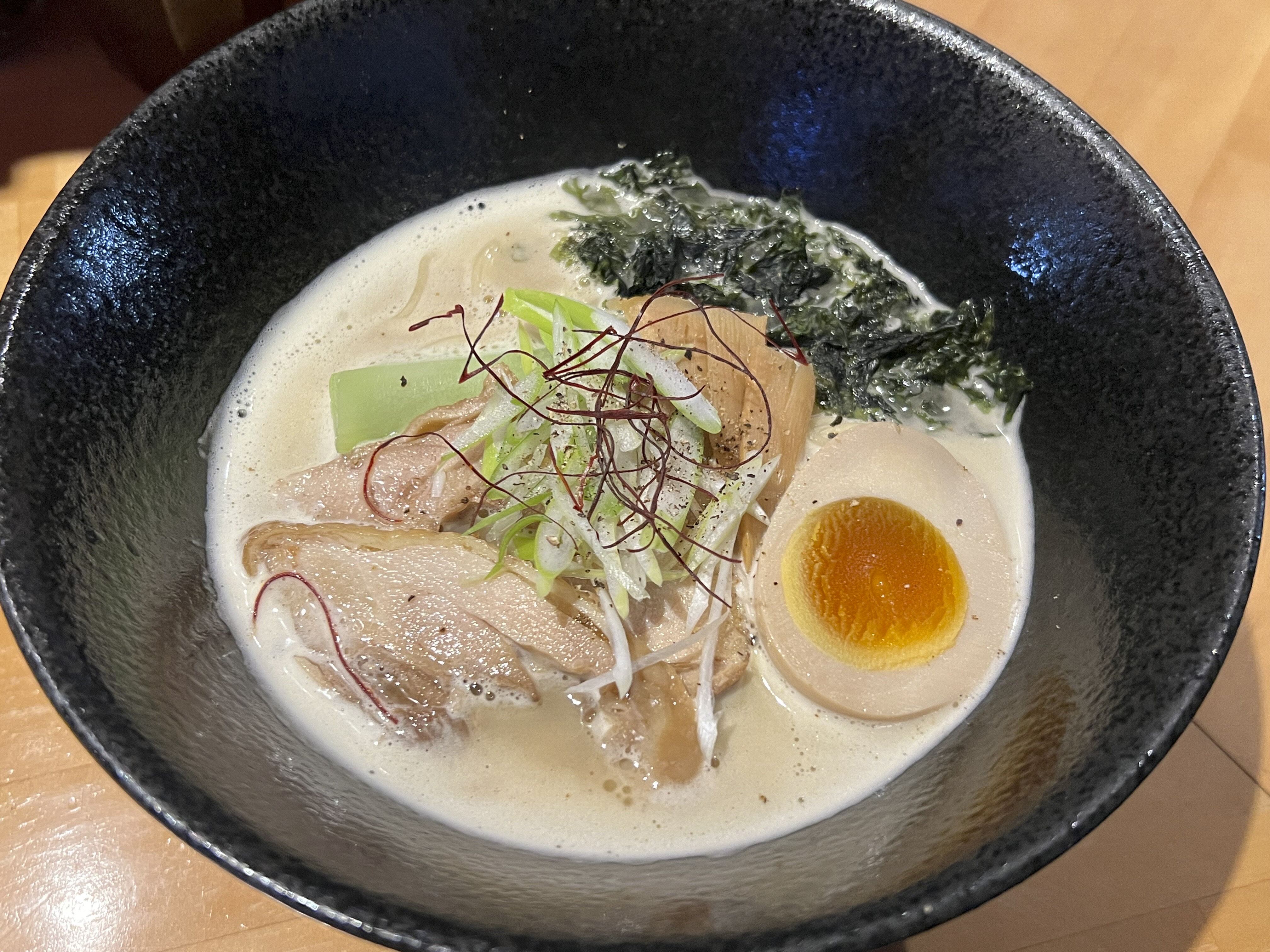 鶏白湯ラーメン　